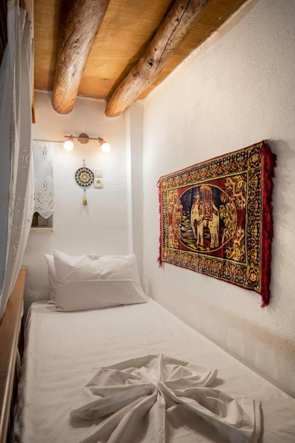 Appartement "Finio" Traditional House à Archangelos  Extérieur photo
